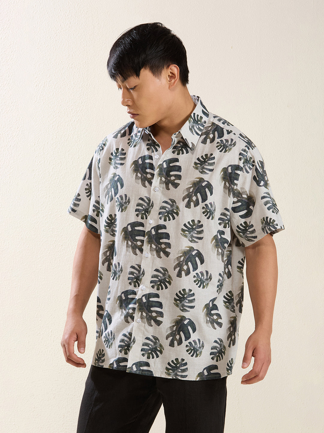 Men’s Relaxed Fit Half Sleeve Leaf Printed Linen Shirt