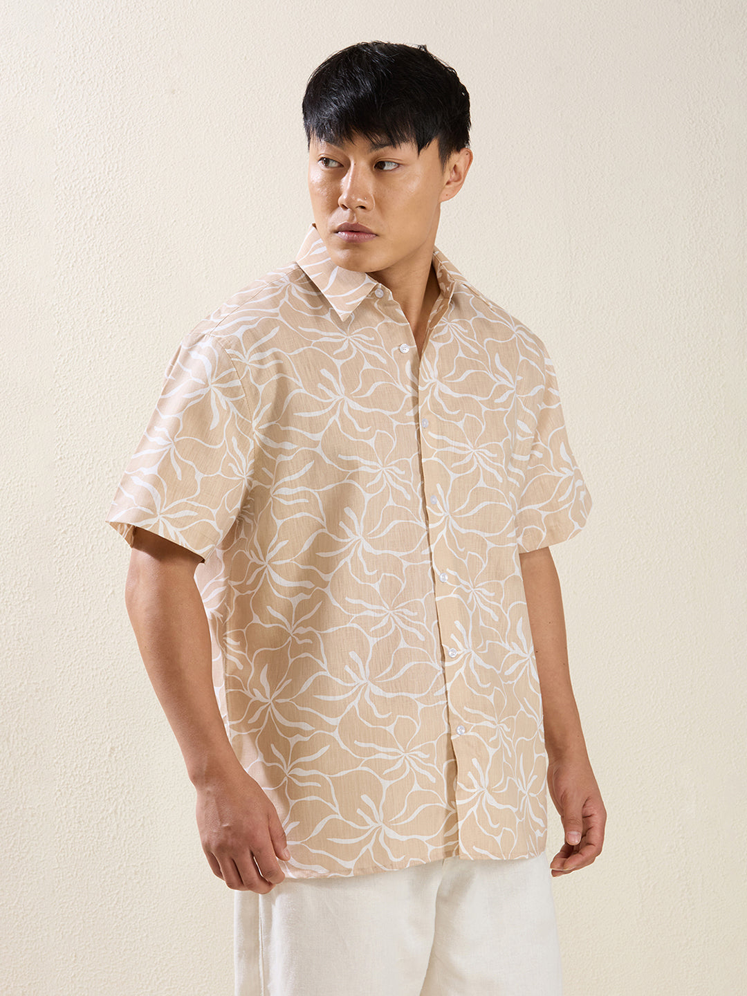 Relaxed Fit Linen Shirt in Beige Floral Print