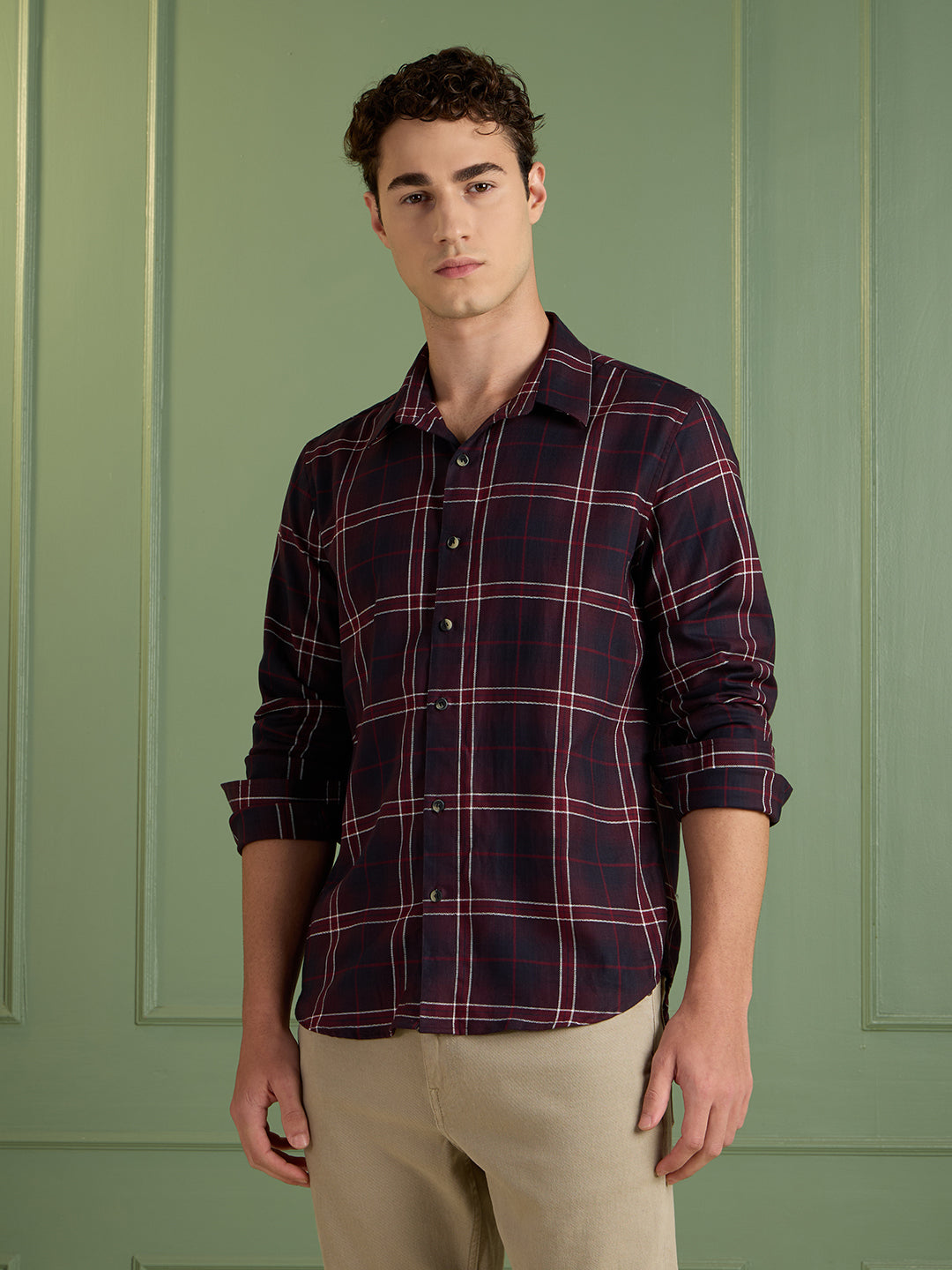 Men's Slim Fit Burgundy 100% Cotton Checkered Casual Shirt | Mark & Albert