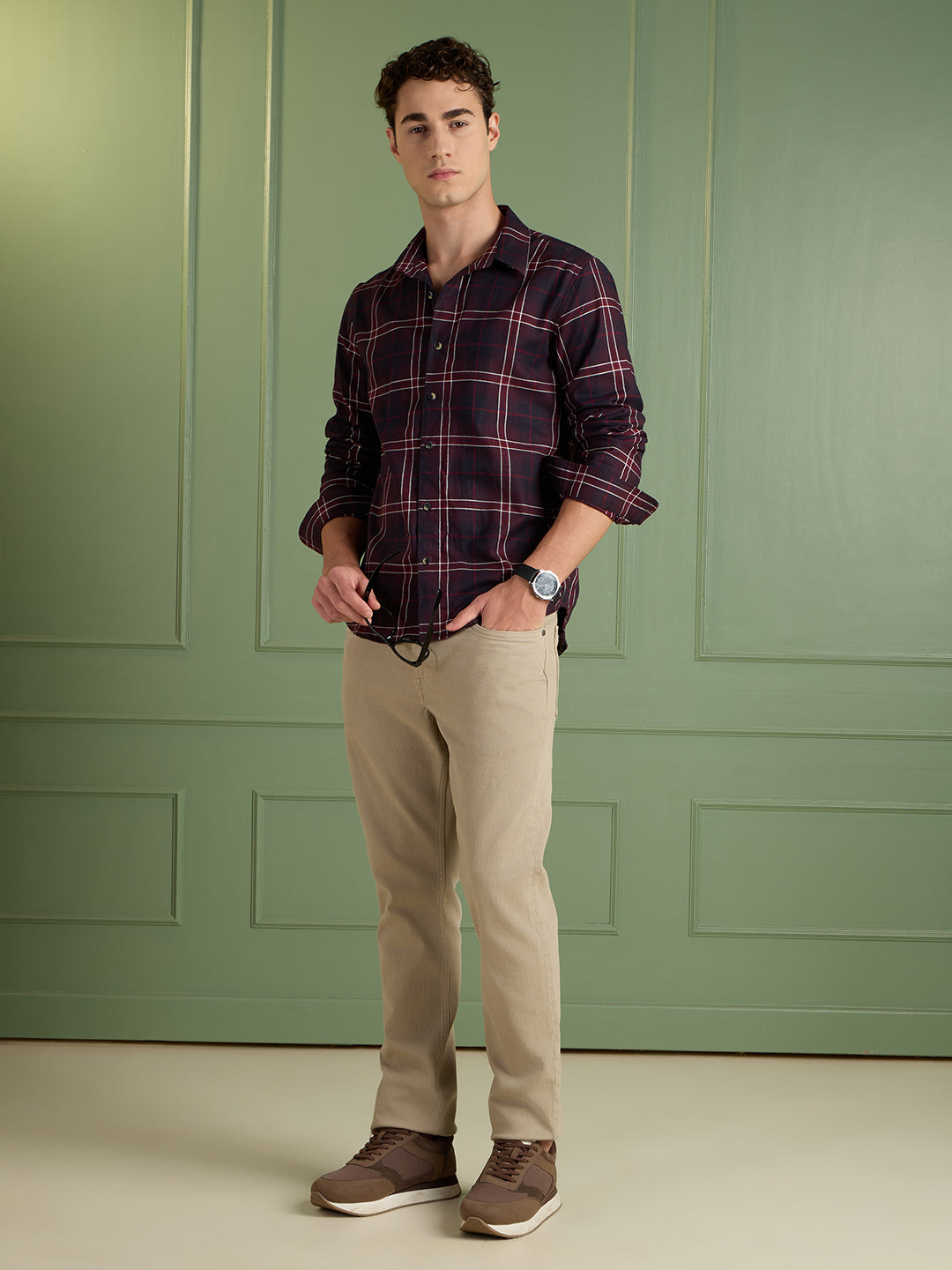 Men's Slim Fit Burgundy 100% Cotton Checkered Casual Shirt | Mark & Albert