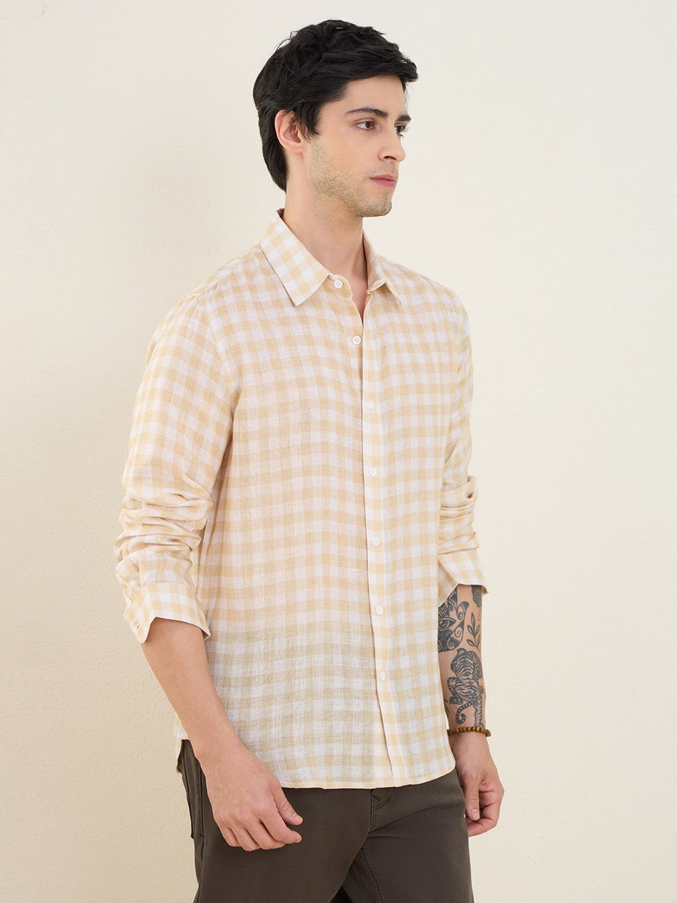 Men's Butter Yellow Pure Linen Gingham Check Slim Fit Casual Shirt | MARK & ALBERT