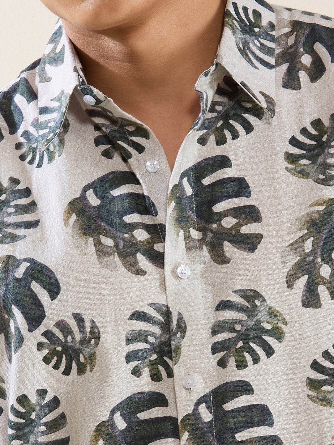 Men’s Relaxed Fit Half Sleeve Leaf Printed Linen Shirt