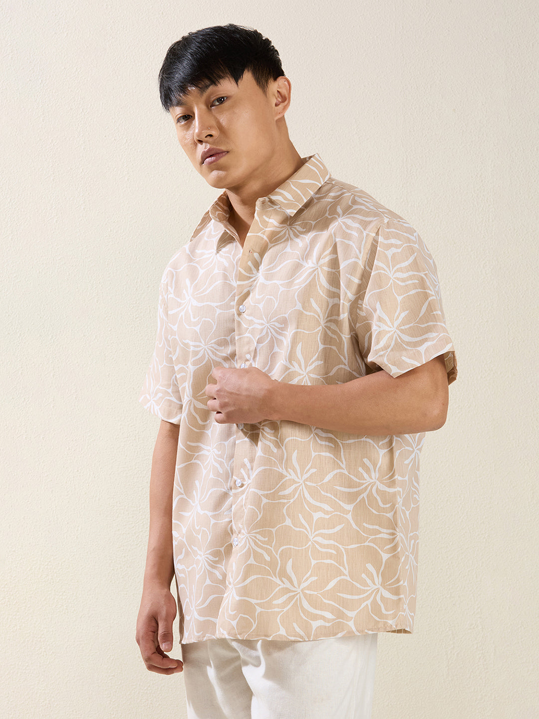 Relaxed Fit Linen Shirt in Beige Floral Print