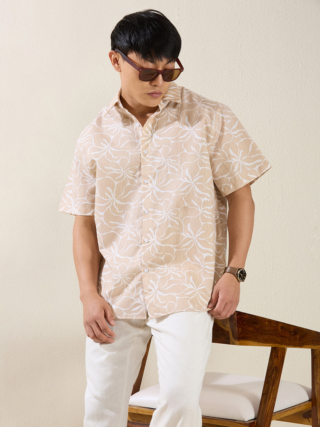 Relaxed Fit Linen Shirt in Beige Floral Print