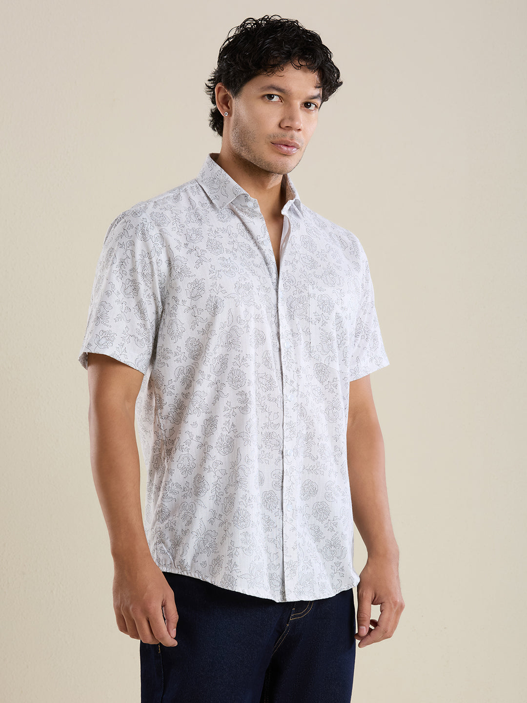 Men's Slim Fit Arctic Grey Floral Half-Sleeves Shirt