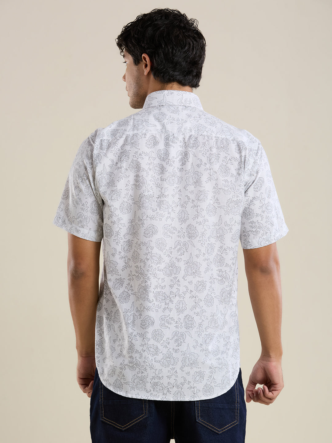 Men's Slim Fit Arctic Grey Floral Half-Sleeves Shirt