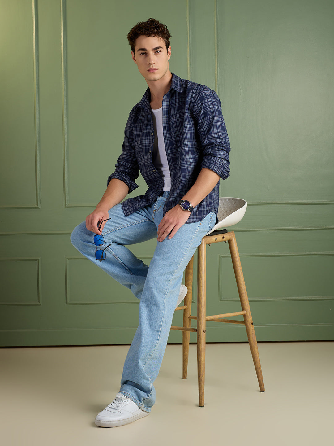 Men's Slim Fit Navy 100% Cotton Checkered Casual Shirt | Mark & Albert