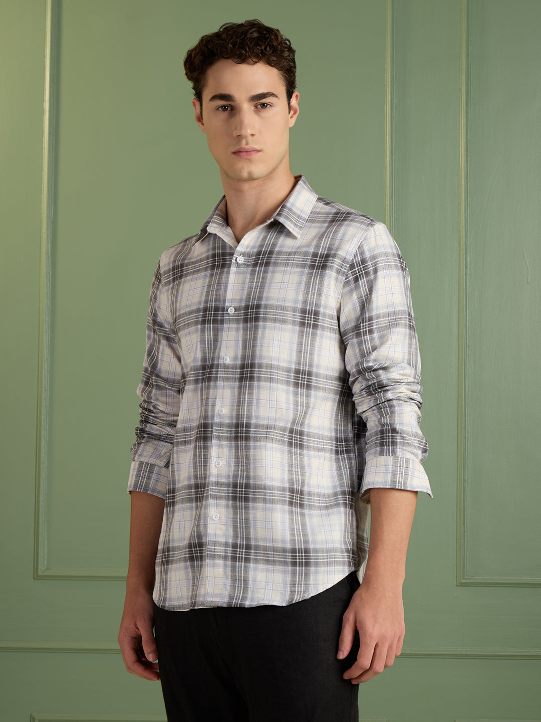 Men's Slim Fit Grey Checks 100% Cotton Casual Shirt | Mark & Albert