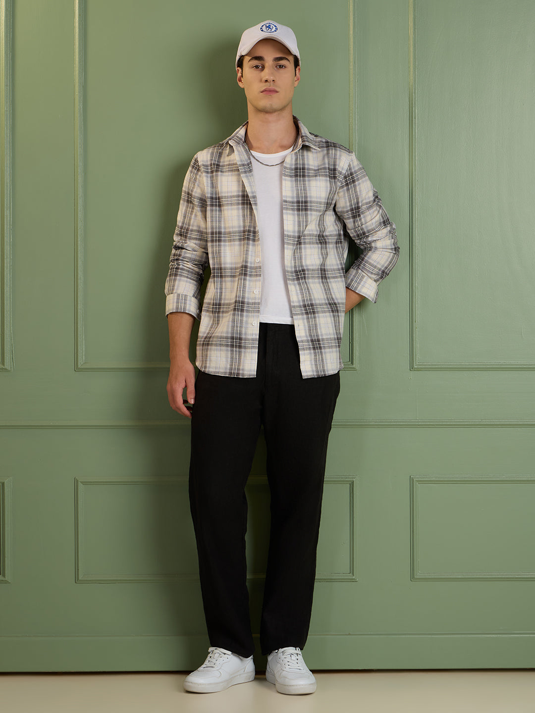 Men's Slim Fit Grey Checks 100% Cotton Casual Shirt | Mark & Albert
