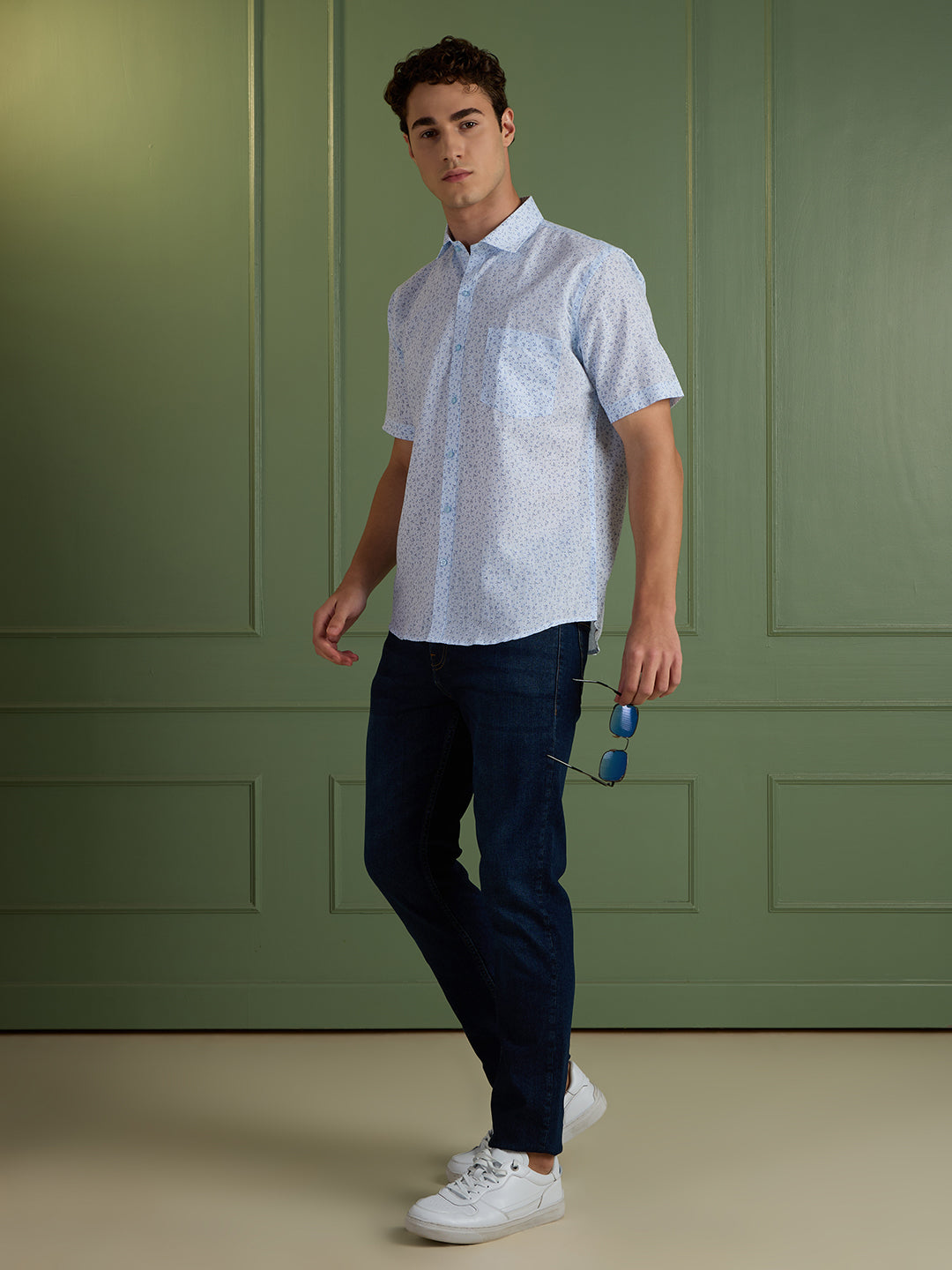 Men's Slim Fit Blue Floral Printed Half-Sleeves Shirt | MARK & ALBERT